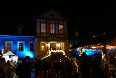 Gutsinnenhof am Abend