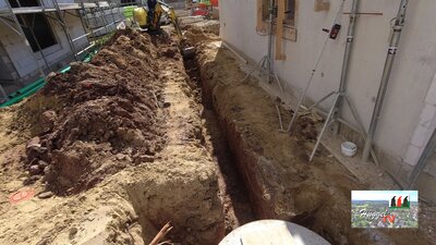 Erdarbeiten Regenkanal Haus A