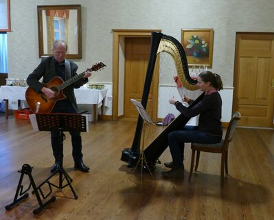 Gitarre Norbert Niemeyer Harfe Friederike Hänsch Weihnachtsfeier 2024 Gitarre Norbert Niemeyer Harfe Friederike Hänsch Weihnachtsfeier 2024