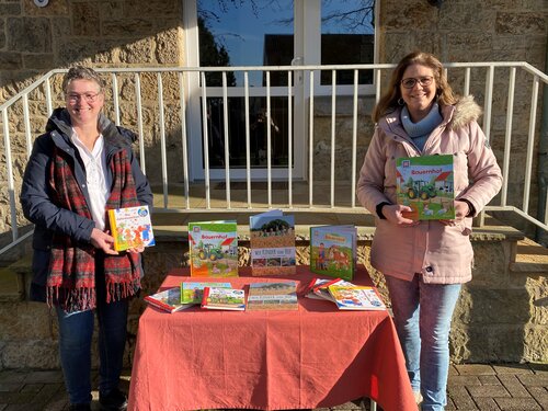 Übergabe der Bücher mit Frau Dorothee Ambrozus von der Hauptbücherei Hagen- Gellenbeck der Gemeinden St. Martinus Hagen und St. Marien Gellenbeck 