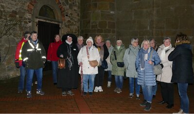 Erzählgeist Elke Winter mit Landfrauengruppe 2 Erzählgeist Elke Winter mit Landfrauengruppe 2