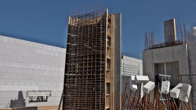 Schalung und Bewehrung Stütze Haus B - 16. KW